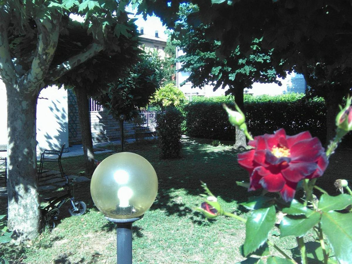 Bed & Breakfast Anzola アンツォーラ・デッレミーリア エクステリア 写真