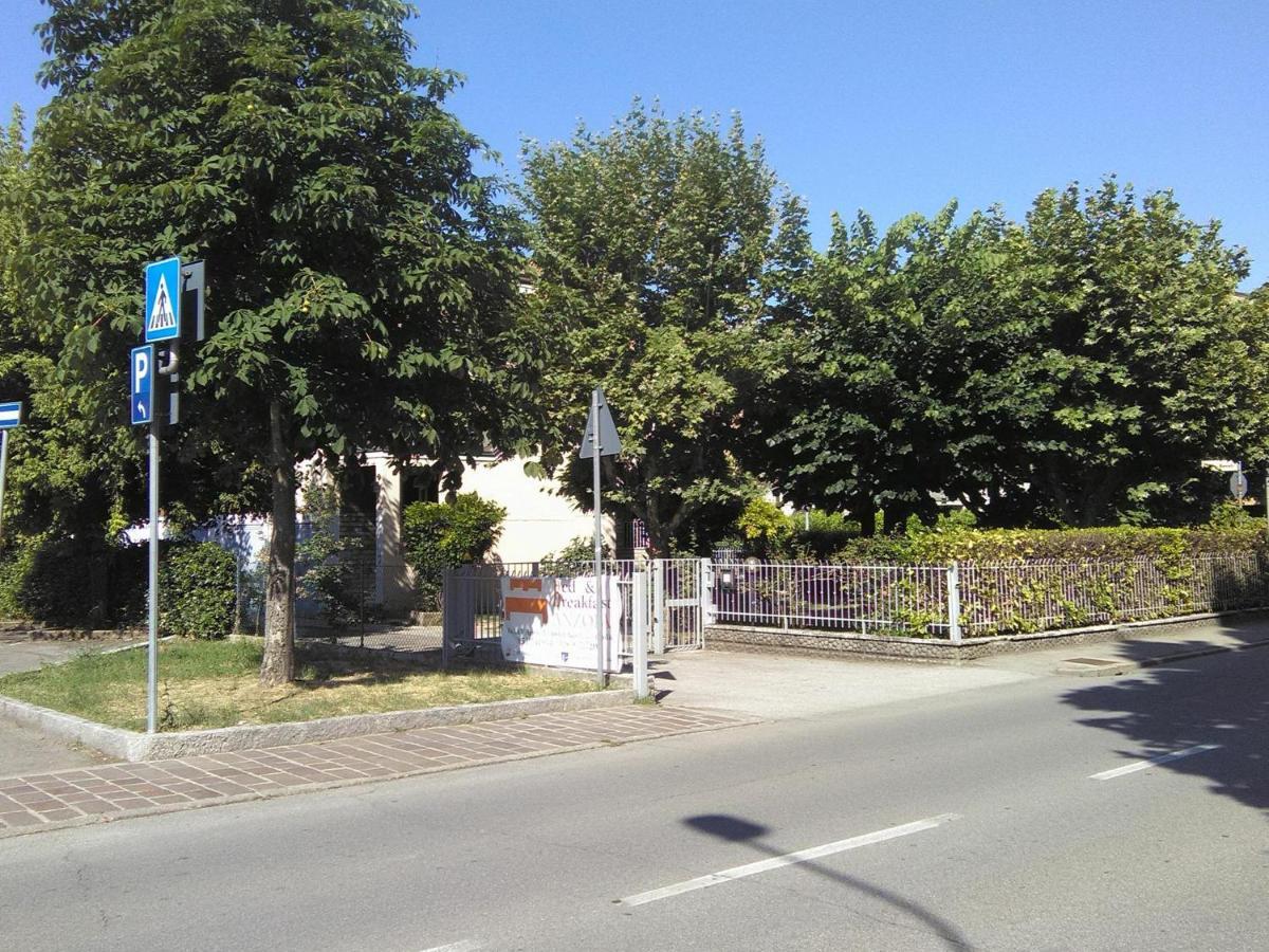 Bed & Breakfast Anzola アンツォーラ・デッレミーリア エクステリア 写真